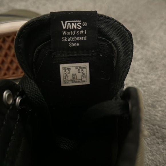 Army Green Vans - Picture 4 of 4